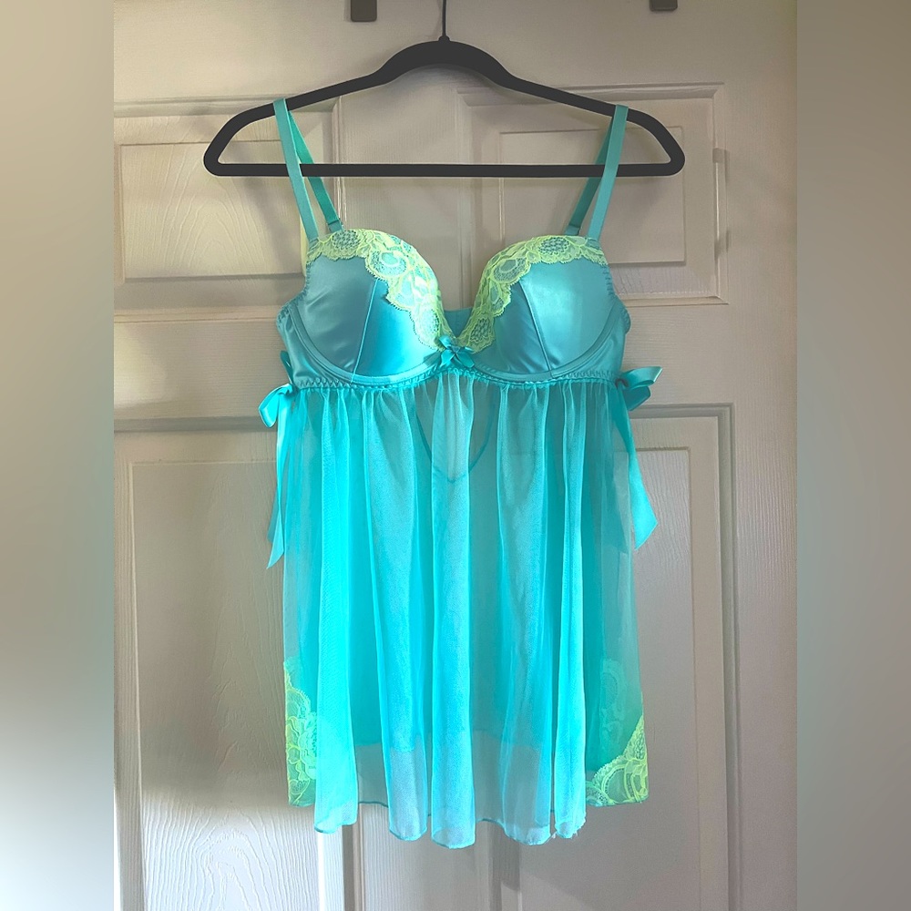 Victoria’s Secret baby doll, size 36C. Pretty and feminine. Clean, worn once.